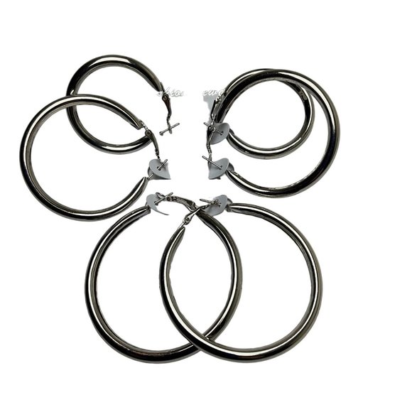 Set of 3‎ Sizes Silver Tone Hoop Pierced Earrings Lightweight - Picture 1 of 7